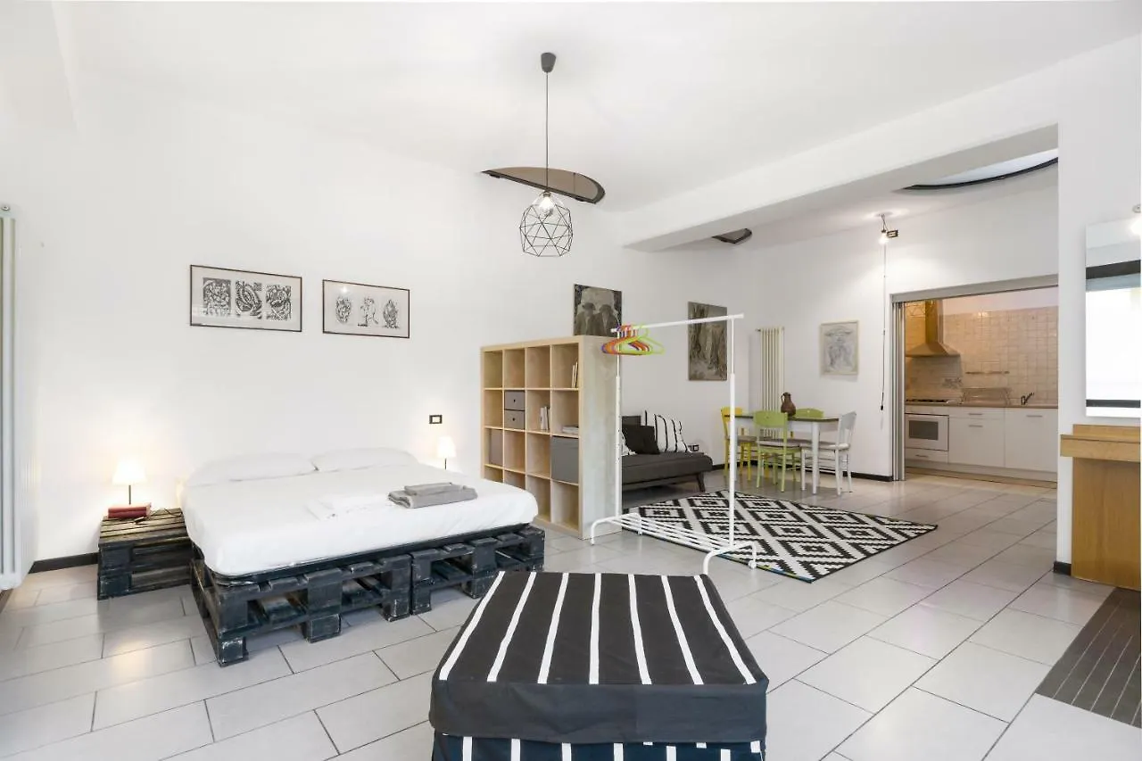 Apartment Ferienwohnung Primopiano - Belinzaghi Mailand Italien